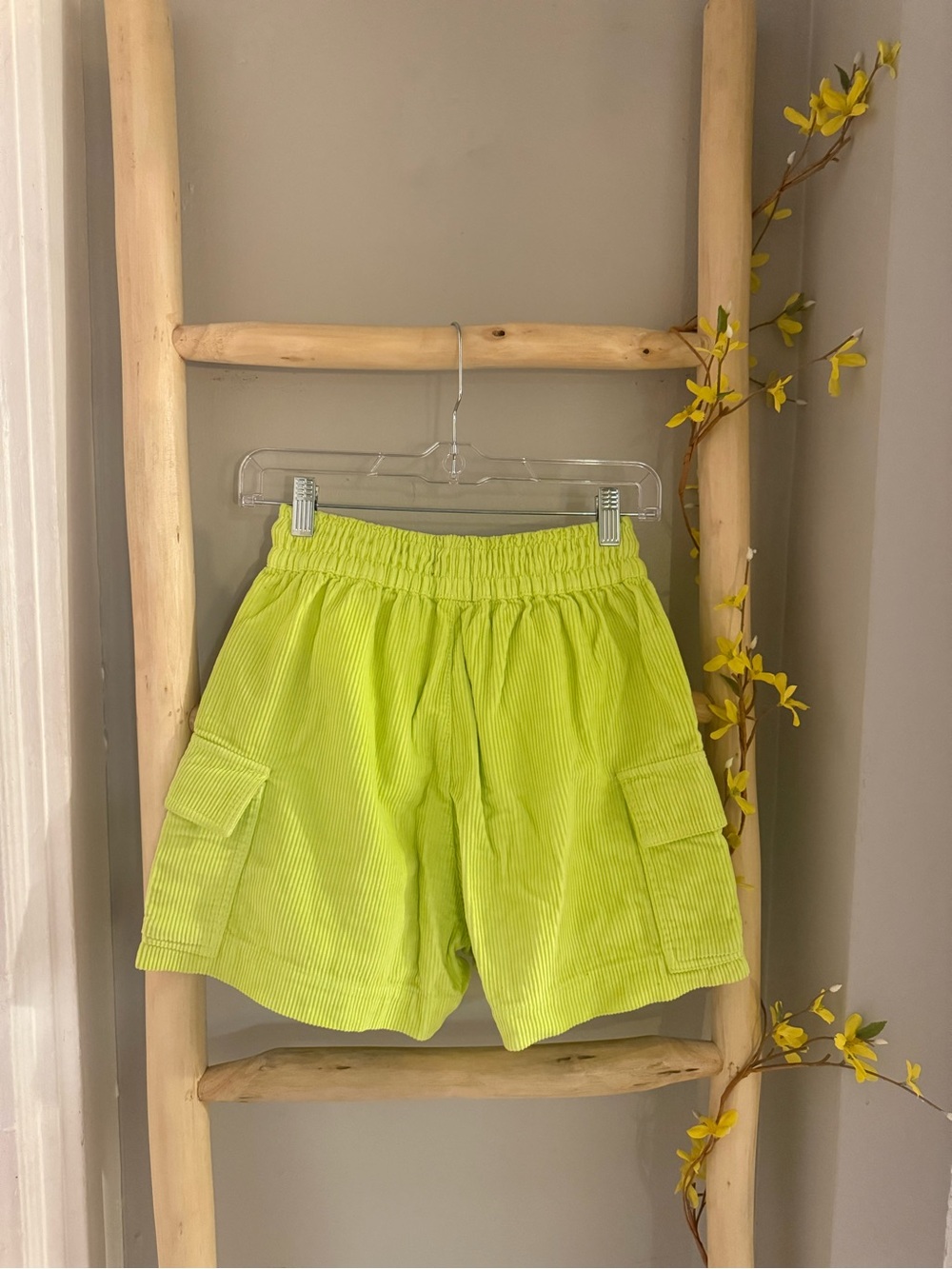 Urban Outfitters BDG Lime Green Corduroy Cargo Shorts - Picture 2 of 2